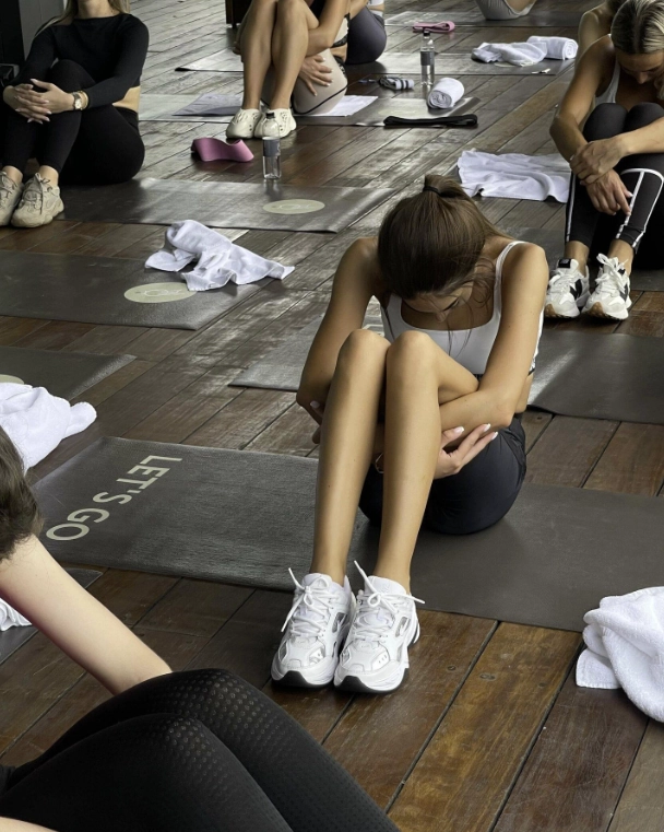 Фитнес-студия Let`s Go Body & Mind Studio в Москве: Возможны разовые посещения, Отдельный женский зал, Фитнес-бар, Развиваться, Фитнес, Персональный тренер, Йога, Фитнес для беременных, Фитбол, Пилатес, Стретчинг,