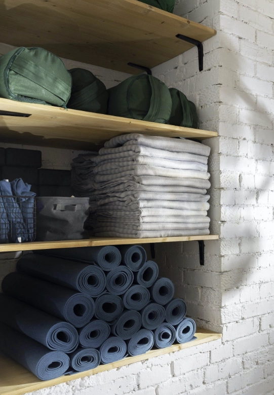 Студия йоги Yoga Space на Вознесенском в Москве: Развитие, Хатха, Фитнес, Гвоздетерапия, Йога,