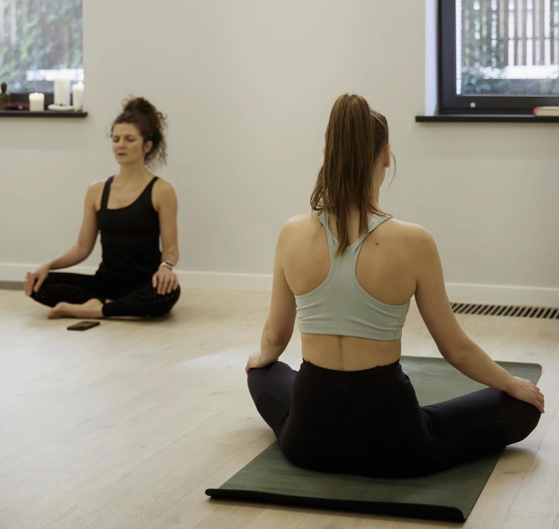 Студия йоги Holi yoga & cafe в Москве: Цигун, Бодифлекс, Йога для беременных, Аштанга, Кундалини, Хатха, Гвоздетерапия, Развиваться, Фитнес, Пилатес,