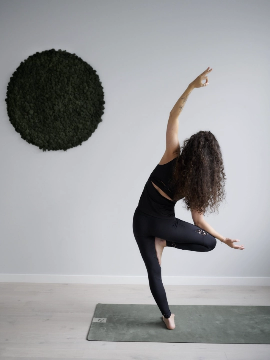 Студия йоги Holi yoga & cafe в Москве: Цигун, Бодифлекс, Йога для беременных, Аштанга, Кундалини, Хатха, Гвоздетерапия, Развиваться, Фитнес, Пилатес,