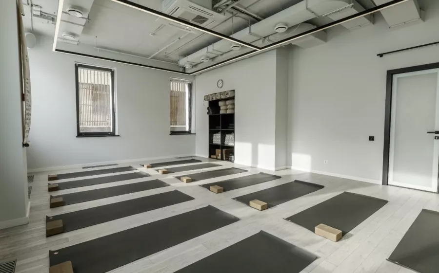 Студия йоги Holi yoga & cafe в Москве: Цигун, Бодифлекс, Йога для беременных, Аштанга, Кундалини, Хатха, Гвоздетерапия, Развиваться, Фитнес, Пилатес,
