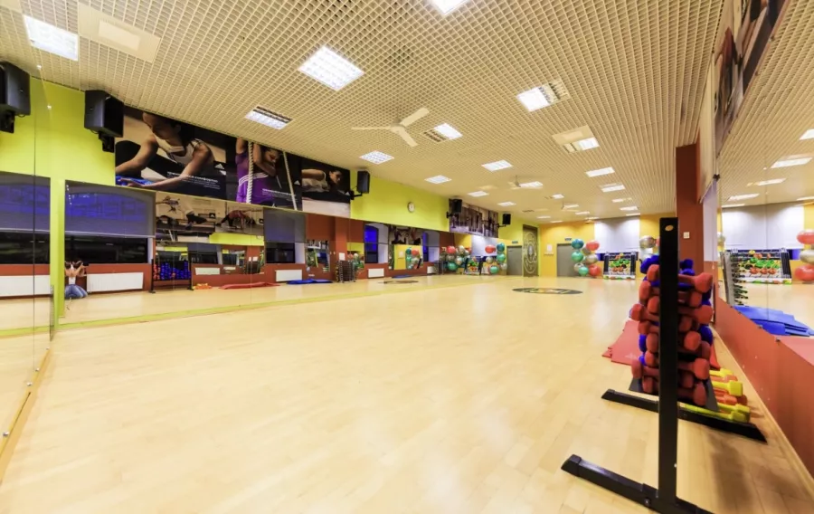 Фитнес-клуб Gold`s Gym на Электрозаводской в Москве: Йога, Калланетика, Танцевальные программы, Персональный тренер, Развиваться, Фитнес, Массаж, Аэробика, Фитнес для беременных, Боевые искусства, Пилатес, Стретчинг,