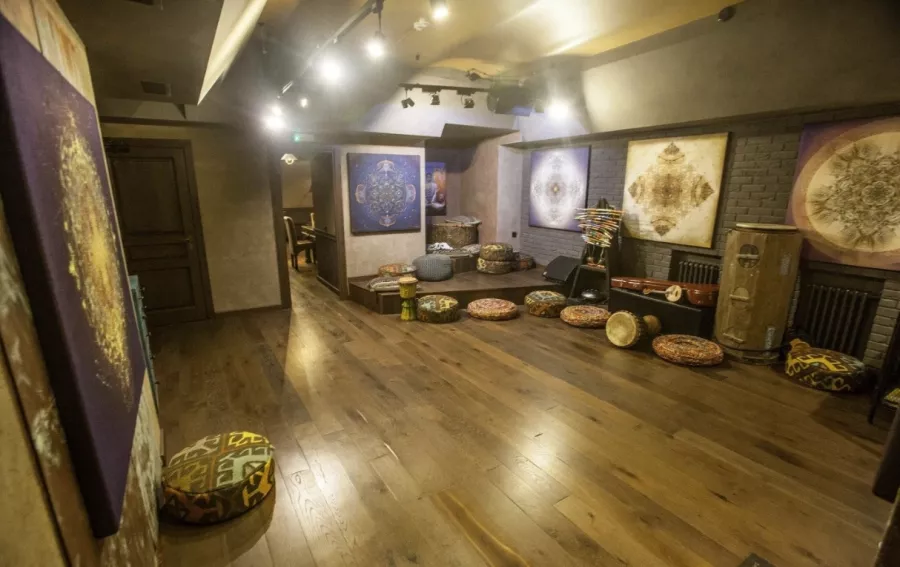 Йога-пространство Shanti place в Москве: Развитие, Спорт, Йога, Цигун, Фитнес, Хатха, Гвоздетерапия,