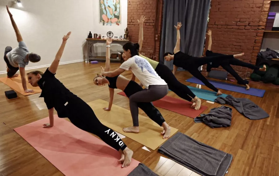 Центр йоги Nym yoga в Москве: Цигун, Йога для детей, Йога для беременных, Аштанга, Кундалини, Хатха, Гвоздетерапия, Развиваться, Фитнес, Стретчинг,