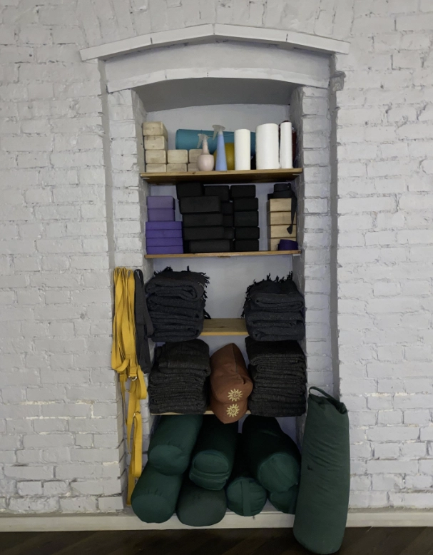 Центр йоги Nym yoga в Москве: Цигун, Йога для детей, Йога для беременных, Аштанга, Кундалини, Хатха, Гвоздетерапия, Развиваться, Фитнес, Стретчинг,