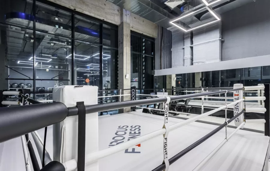 Фитнес-клуб Crocus Fitness Ленинградский в Москве: Аквааэробика, Йога, Пилатес, Танцевальные программы, Развиваться, Фитнес, Детский уголок, Бодифлекс, Сайкл, Аэробика, Кроссфит, Боевые искусства, Стретчинг,