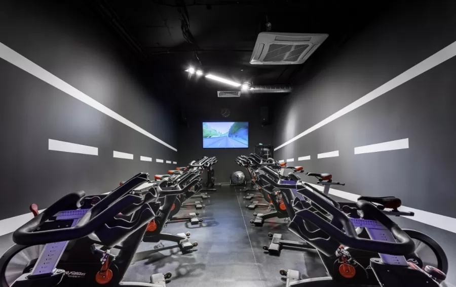 Фитнес-клуб Crocus Fitness Ленинградский в Москве: Аквааэробика, Йога, Пилатес, Танцевальные программы, Развиваться, Фитнес, Детский уголок, Бодифлекс, Сайкл, Аэробика, Кроссфит, Боевые искусства, Стретчинг,