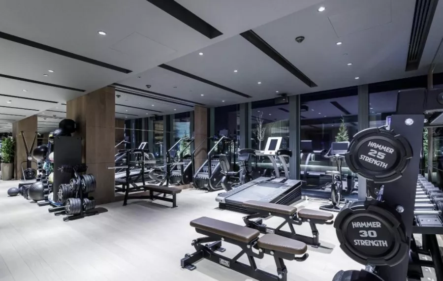 Фитнес-клуб Crocus Fitness Neva Towers в Москве: Бодифлекс, Калланетика, Кроссфит, Сайкл, Танцевальные программы, Развиваться, Фитнес, Йога, Скалодром, Пилатес, Аквааэробика, Стретчинг, Аэробика, Боевые искусства,