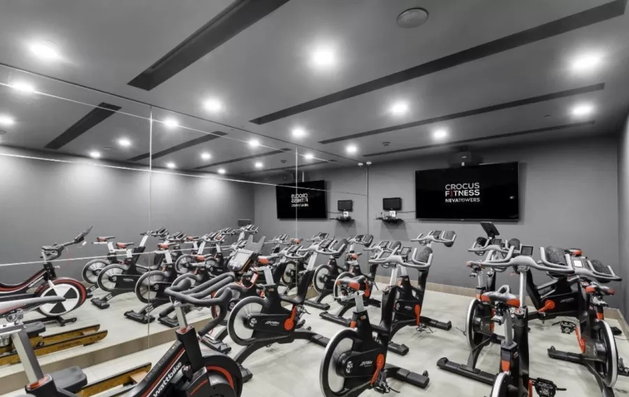 Фитнес-клуб Crocus Fitness Neva Towers в Москве: Бодифлекс, Калланетика, Кроссфит, Сайкл, Танцевальные программы, Развиваться, Фитнес, Йога, Скалодром, Пилатес, Аквааэробика, Стретчинг, Аэробика, Боевые искусства,