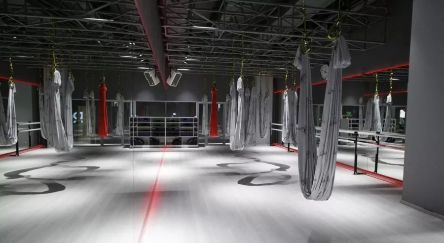 Фитнес-клуб Crocus Fitness Первый в Москве: Бодифлекс, Йога, Аэробика, Детский уголок, Боевые искусства, Калланетика, Пилатес, Развиваться, Фитнес, Настольный теннис, Сайкл, Кроссфит,