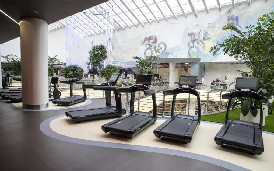 Фитнес-клуб Crocus Fitness Кунцево в Москве: Бодифлекс, Детский уголок, Кроссфит, Пилатес, Развиваться, Фитнес, Йога, Настольный теннис, Зумба, Аквааэробика, Сайкл, Аэробика, Боевые искусства,