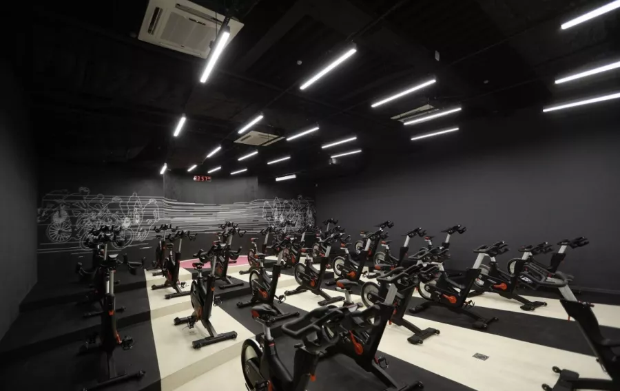 Фитнес-клуб Crocus Fitness Кунцево в Москве: Бодифлекс, Детский уголок, Кроссфит, Пилатес, Развиваться, Фитнес, Йога, Настольный теннис, Зумба, Аквааэробика, Сайкл, Аэробика, Боевые искусства,