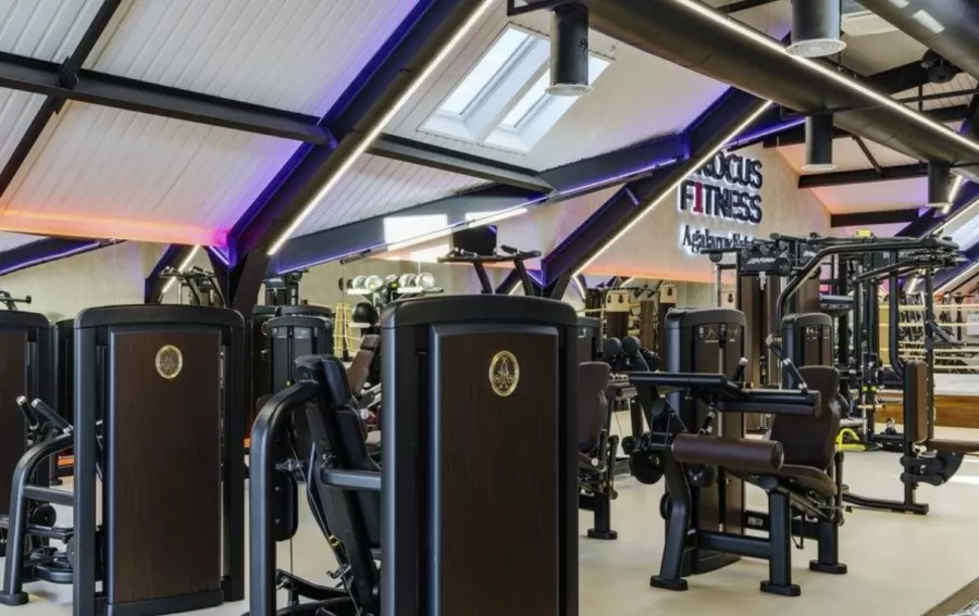 Фитнес-клуб Crocus Fitness Agalarov Estate в Москве: Развиваться, Фитнес, Аквааэробика, Аэройога, Аэробика, Боевые искусства, Кроссфит, Бодибилдинг, Бодифлекс, Танцевальные программы, Йога,