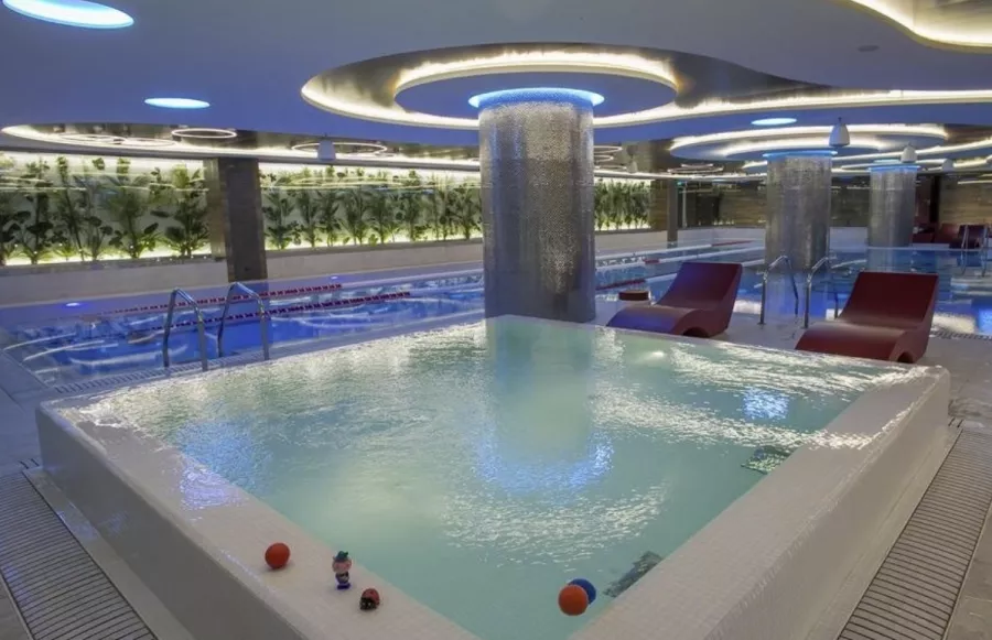 Фитнес-клуб Crocus Fitness Agalarov Estate в Москве: Развиваться, Фитнес, Аквааэробика, Аэройога, Аэробика, Боевые искусства, Кроссфит, Бодибилдинг, Бодифлекс, Танцевальные программы, Йога,