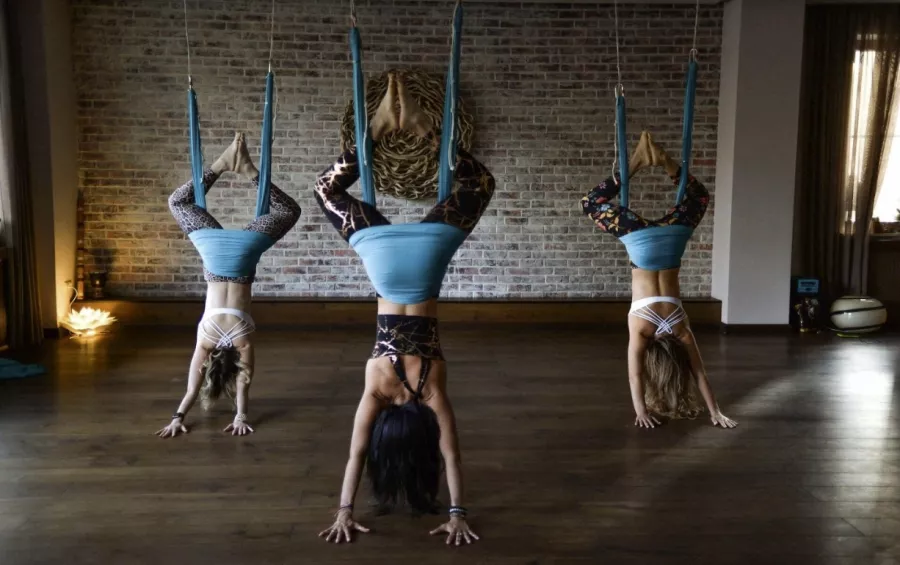 Студия йоги Yoga Room в Москве: Цигун, Лимфодренаж, Йога для детей, Йога для беременных, Айенгара, Кундалини, Тантра, Хатха, Аэройога, Развиваться, Фитнес, Спортивный массаж, Аштанга,