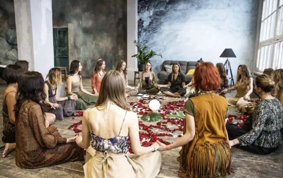 Студия йоги Yoga Room в Москве: Цигун, Лимфодренаж, Йога для детей, Йога для беременных, Айенгара, Кундалини, Тантра, Хатха, Аэройога, Развиваться, Фитнес, Спортивный массаж, Аштанга,