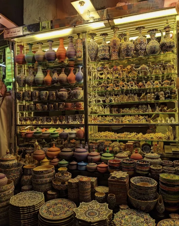 Базар Al Fahidi Souk в Дубаи: Tourists , Shopping , Market , Souvenirs, Шоппинг, Рынок, Базар, Специи, Сувениры, Что посетить , Туристам, Ткани, Текстиль ,