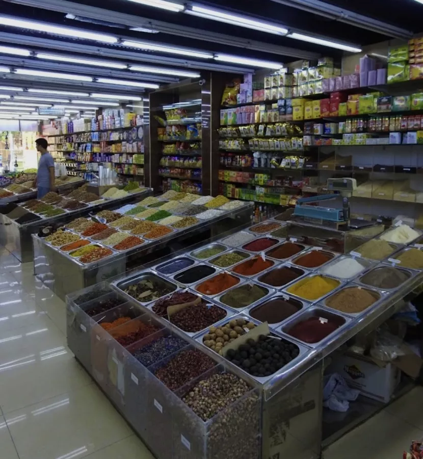 Базар Al Fahidi Souk в Дубаи: Tourists , Shopping , Market , Souvenirs, Шоппинг, Рынок, Базар, Специи, Сувениры, Что посетить , Туристам, Ткани, Текстиль ,