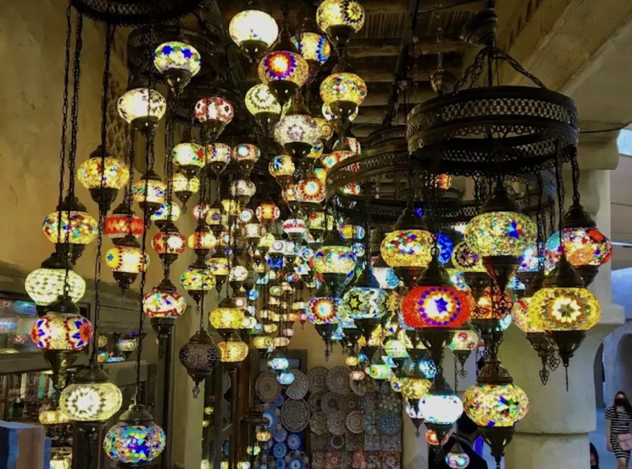 Базар Al Fahidi Souk в Дубаи: Tourists , Shopping , Market , Souvenirs, Шоппинг, Рынок, Базар, Специи, Сувениры, Что посетить , Туристам, Ткани, Текстиль ,