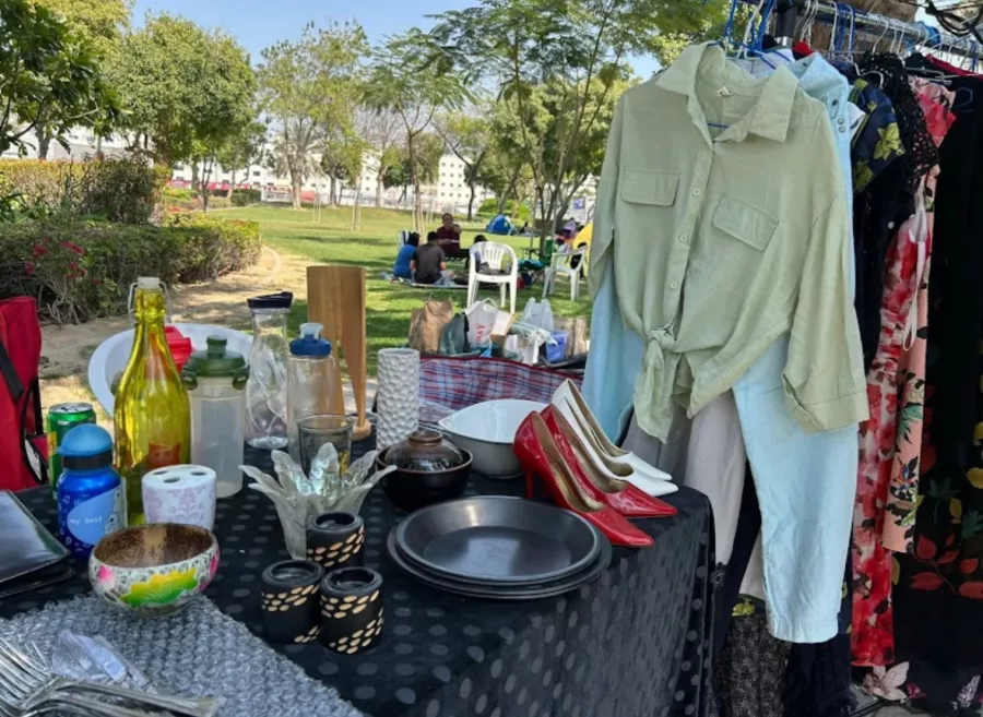 Блошиный рынок Dubai Flea Market в Дубаи: Разное, Сувениры, Магазин, Одежда , Рынок,