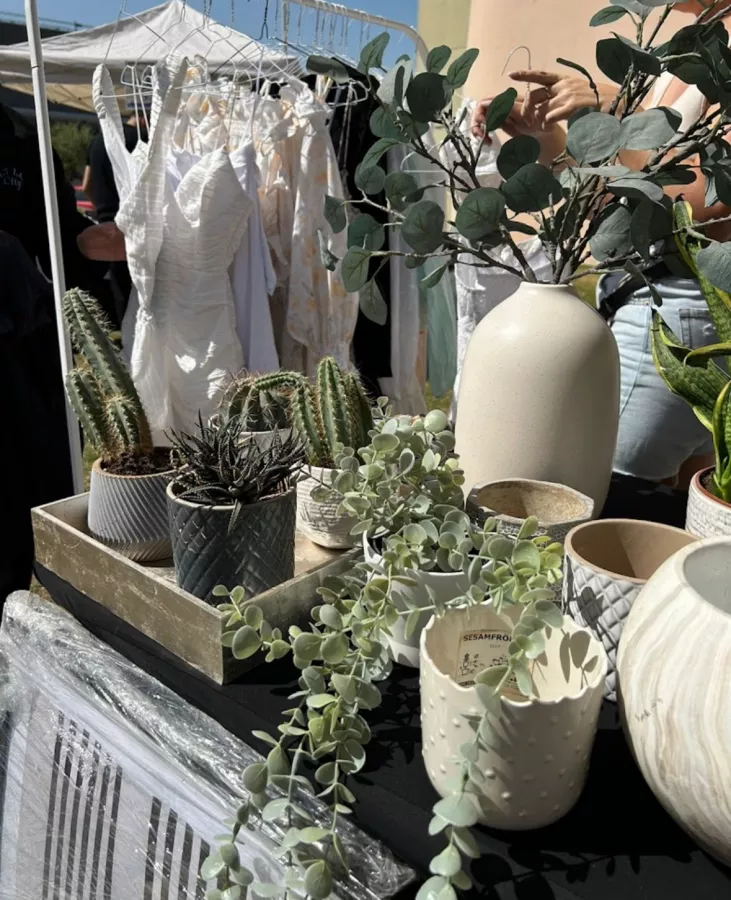 Блошиный рынок Dubai Flea Market в Дубаи: Shopping , Market , Souk, Souvenirs, Магазин , Рынок , Tourists , Блошиный Рынок , Сувениры , Одежда , Шоппинг ,