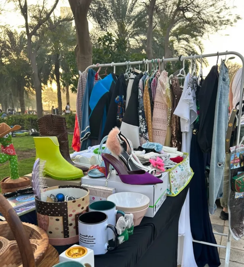 Блошиный рынок Dubai Flea Market в Дубаи: Shopping , Market , Souk, Souvenirs, Магазин , Рынок , Tourists , Блошиный Рынок , Сувениры , Одежда , Шоппинг ,