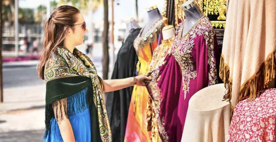 Рынок Naif Market в Дубаи: Tourists , Souvenirs , Shopping , Market , Souk, Clothes , Сувениры , Маркет, Базар , Рынок , Вещевой Рынок , Одежда , Туристам , Шоппинг ,