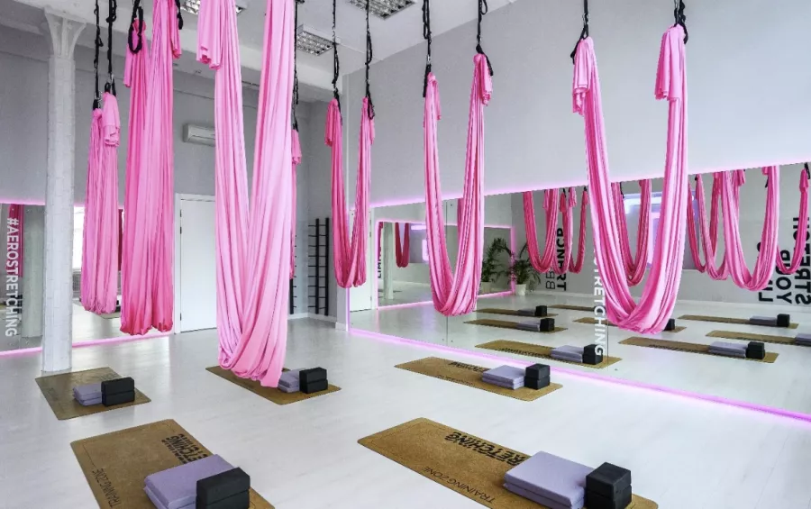Студия растяжки и функционального тренинга Topstretching на Большой Дмитровке в Москве: Развитие, TRX тренировки, Фитнес, Массаж, Йога, Тренер, Кроссфит, Пилатес,