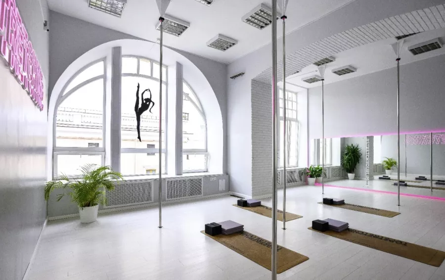 Студия растяжки и функционального тренинга Topstretching на Большой Дмитровке в Москве: Танцевальные программы, TRX тренировки, Развиваться, Фитнес, Массаж, Йога, Фитнес для беременных, Стретчинг, Кроссфит, Персональный тренер, Пилатес,