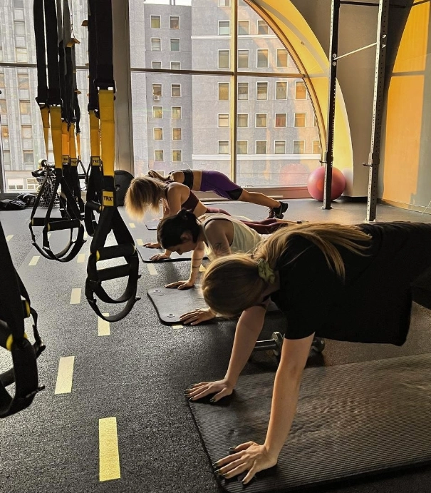 Студия растяжки и функционального тренинга Topstretching на Театральном в Москве: Развитие, Танцы, Фитнес, Йога, TRX тренировки, Зумба, Тренер, Пилатес,