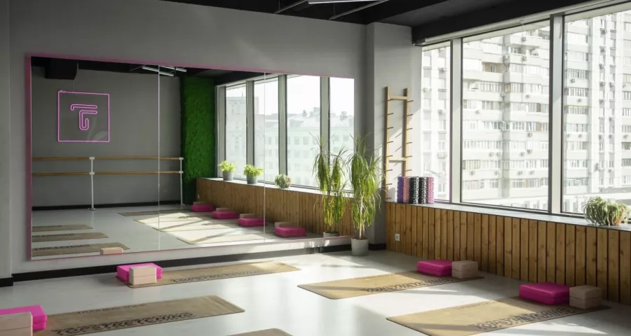 Студия растяжки и функционального тренинга Topstretching на Таганской в Москве: Возможны разовые посещения, Стретчинг, TRX тренировки, Развиваться, Фитнес, Массаж, Фитнес для беременных, Персональный тренер, Йога, Пилатес,