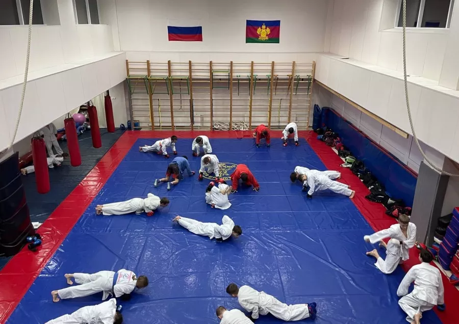 Клуб единоборств им. Нелепина С.Е в Краснодаре: Спортивная секция, Клуб Единоборств, Единоборства , Бокс, Боевые искусства , Рукопашный бой , Тренировки , Тренер, Секция, Канаты, Соревнования , Спортивный Лагерь,