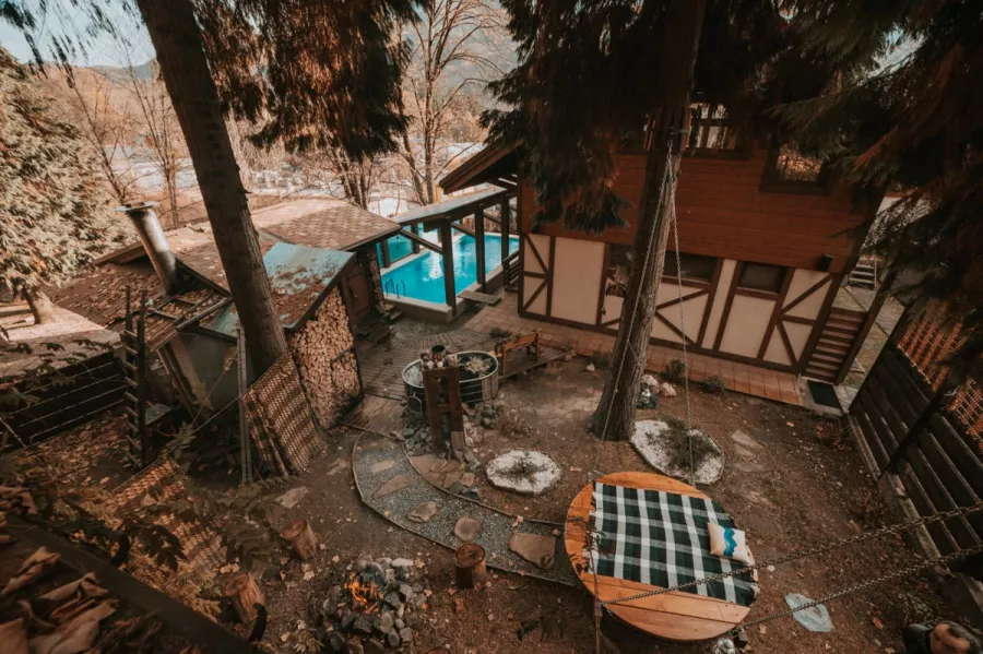 Баня на Горном воздухе в Красной Поляне: Баня, Бассейн, Виды,