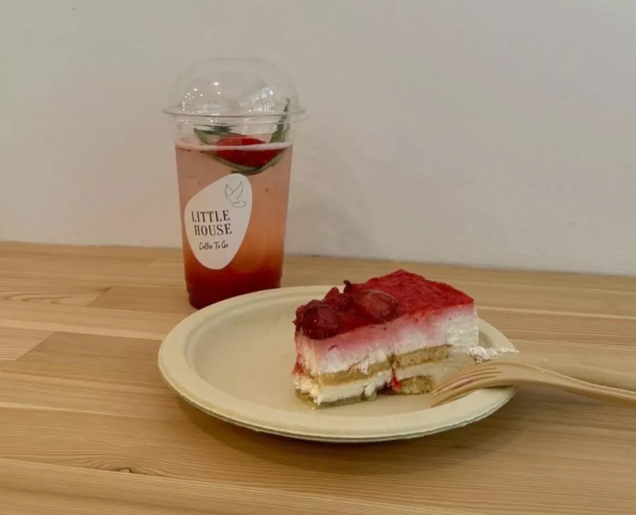 Кофейня Little house coffee to go в Красной Поляне: Еда, Кофейня, Еда навынос, Кофе, Напитки, Смузи, Чай, Десерты,