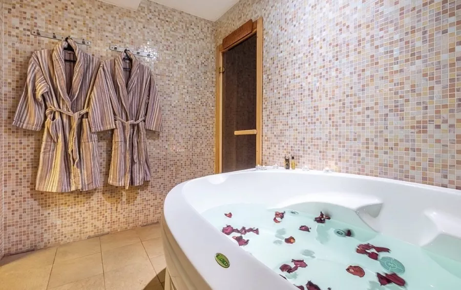 Банный комплекс Rich-House в Москве: Бани, Сауна, Банщик, Парение, Массаж , Бассейн , Комнаты, Релакс , Велнес, Чилим,