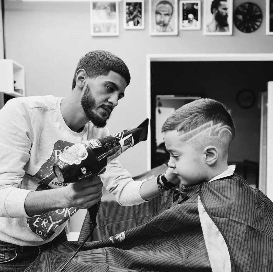 Барбершоп Mr.Beard в Ростове-на-Дону: Barbershop, Парикмахер , Стрижка , Детская стрижка , Бритье, Борода, Укладка волос , Мужская стрижка, Любить себя,