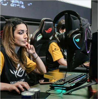 Компьютерный клуб Colizeum на Красноармейской в Ростове-на-Дону: Киберспорт, Games, Ставкинакиберспорт, Компьютер, Csgo, Dota, Команды, Соревнования,