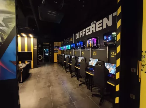 Компьютерный клуб Colizeum на Кавказском  в  Москве