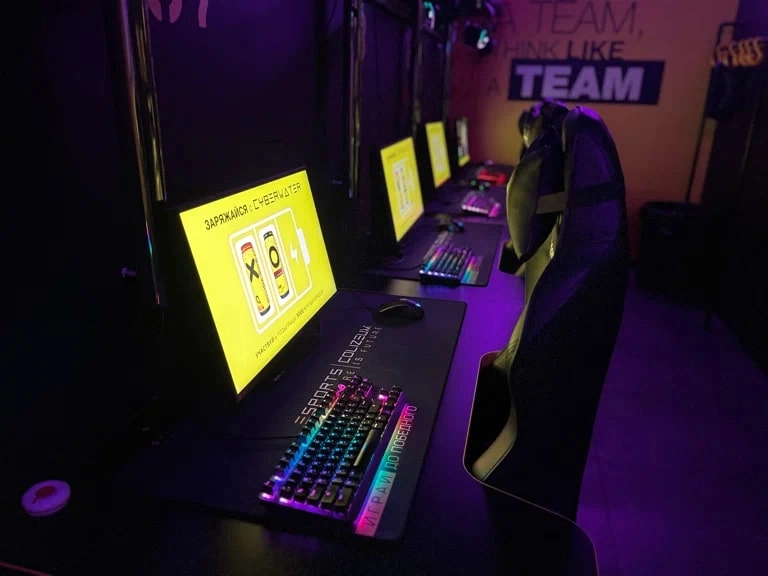 Компьютерный клуб Colizeum на Дмитровском в Москве: Киберспорт, Games, Ставкинакиберспорт, Компьютер, Csgo, Dota, Команды, Соревнования,