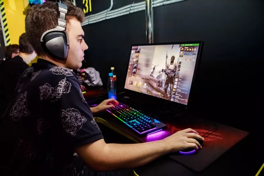 Компьютерный клуб Colizeum на Вернадского в Москве: Киберспорт, Компьютерный клуб, Соревнования,