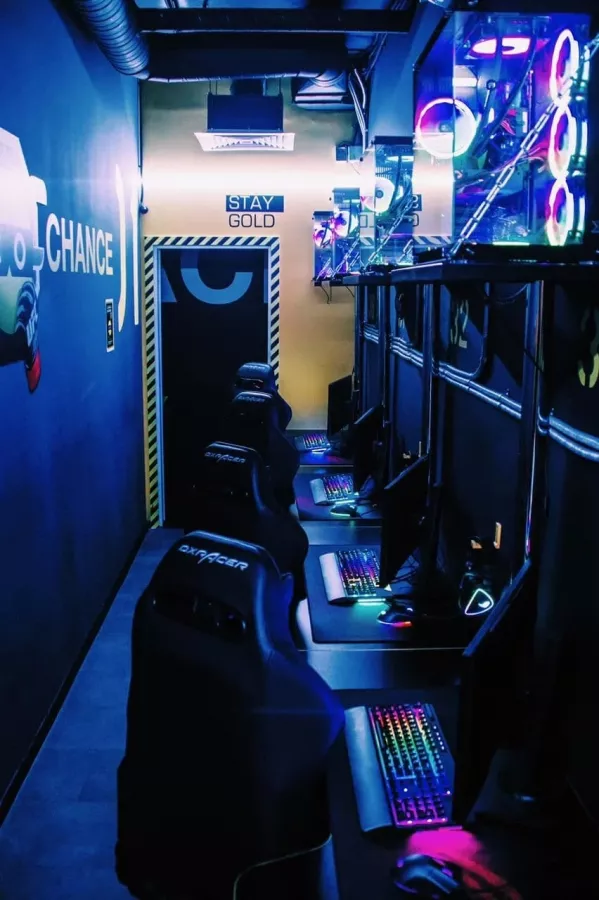 Компьютерный клуб Colizeum на Вернадского в Москве: Киберспорт, Компьютерный клуб, Соревнования,