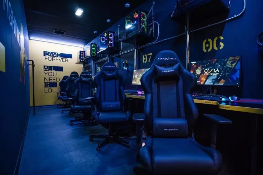 Компьютерный клуб Colizeum на Фатыха Амирхана в Казани: Киберспорт, Games, Ставкинакиберспорт, Компьютер, Csgo, Dota, Команды, Соревнования,