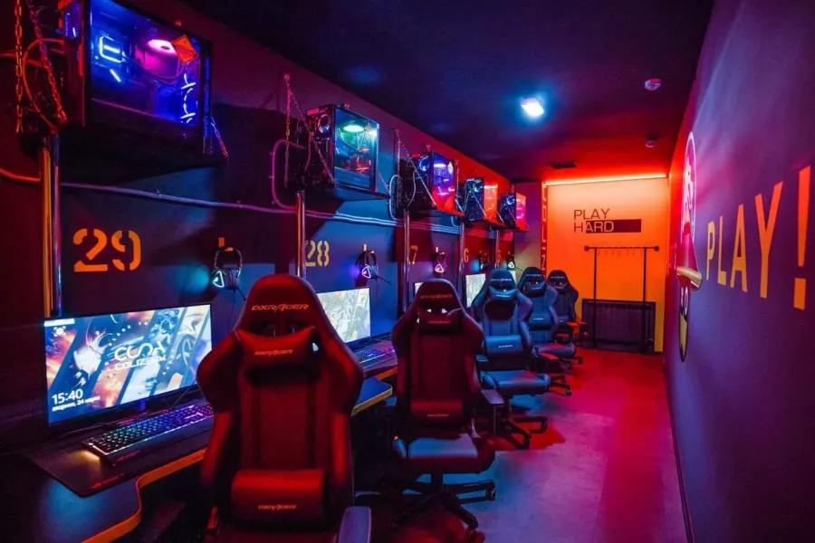 Компьютерный клуб Colizeum на Фатыха Амирхана в Казани: Киберспорт, Games, Ставкинакиберспорт, Компьютер, Csgo, Dota, Команды, Соревнования,