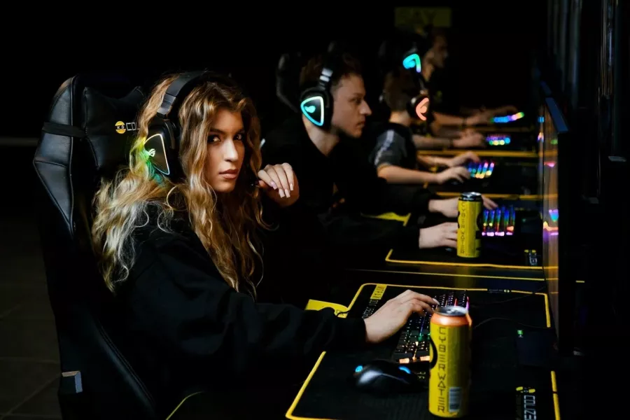 Компьютерный клуб Colizeum на Комендантской в Санкт-Петербурге: Киберспорт, Games, Ставкинакиберспорт, Компьютер, Csgo, Dota, Команды, Соревнования,