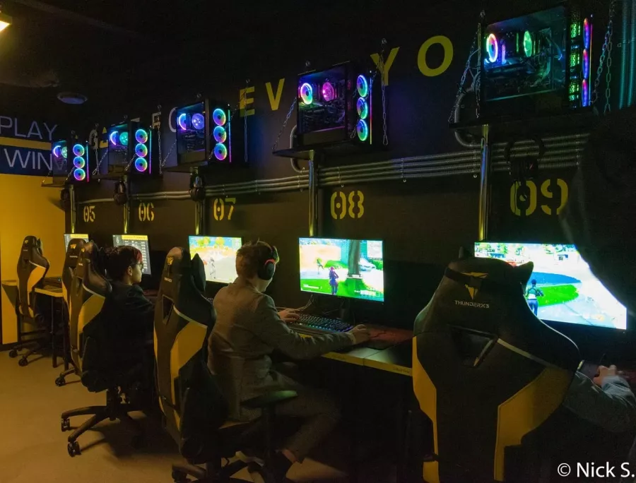 Компьютерный клуб Colizeum на Комендантской в Санкт-Петербурге: Киберспорт, Games, Ставкинакиберспорт, Компьютер, Csgo, Dota, Команды, Соревнования,