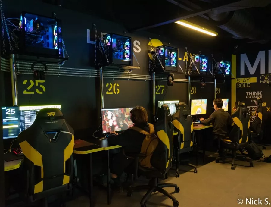 Компьютерный клуб Colizeum на Комендантской в Санкт-Петербурге: Киберспорт, Games, Ставкинакиберспорт, Компьютер, Csgo, Dota, Команды, Соревнования,