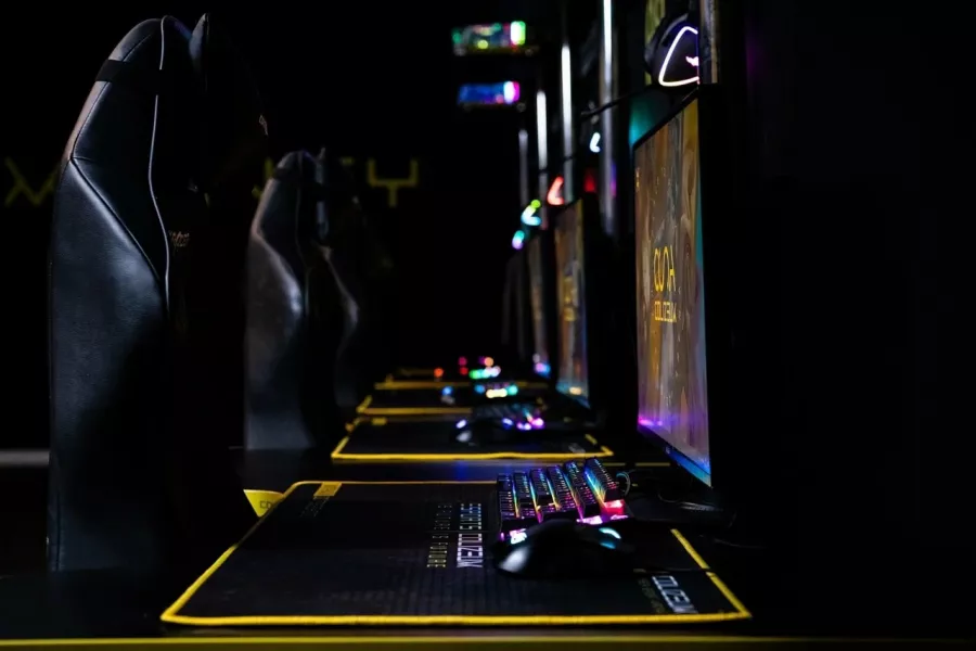 Компьютерный клуб Colizeum на Комендантской в Санкт-Петербурге: Киберспорт, Games, Ставкинакиберспорт, Компьютер, Csgo, Dota, Команды, Соревнования,