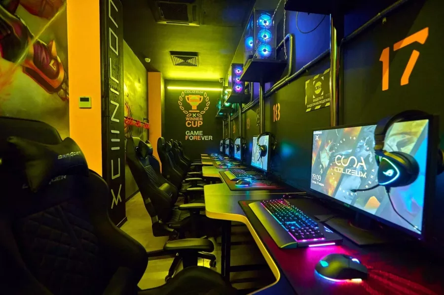 Компьютерный клуб Colizeum на Варшавской в Санкт-Петербурге: Киберспорт, Games, Ставкинакиберспорт, Компьютер, Csgo, Dota, Команды, Соревнования,