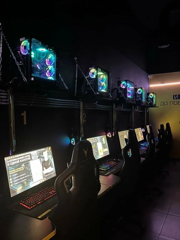 Компьютерный клуб Colizeum на Колмогорова в Екатеринбурге: Киберспорт, Games, Ставкинакиберспорт, Компьютер, Csgo, Dota, Команды, Соревнования,