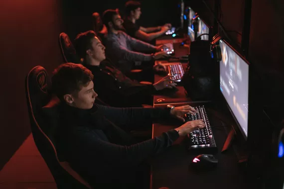 Компьютерный клуб "Gun Gaming"